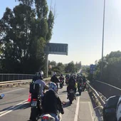 La caravana motera da el pistoletazo de salida al fin de semana de motos en Jerez