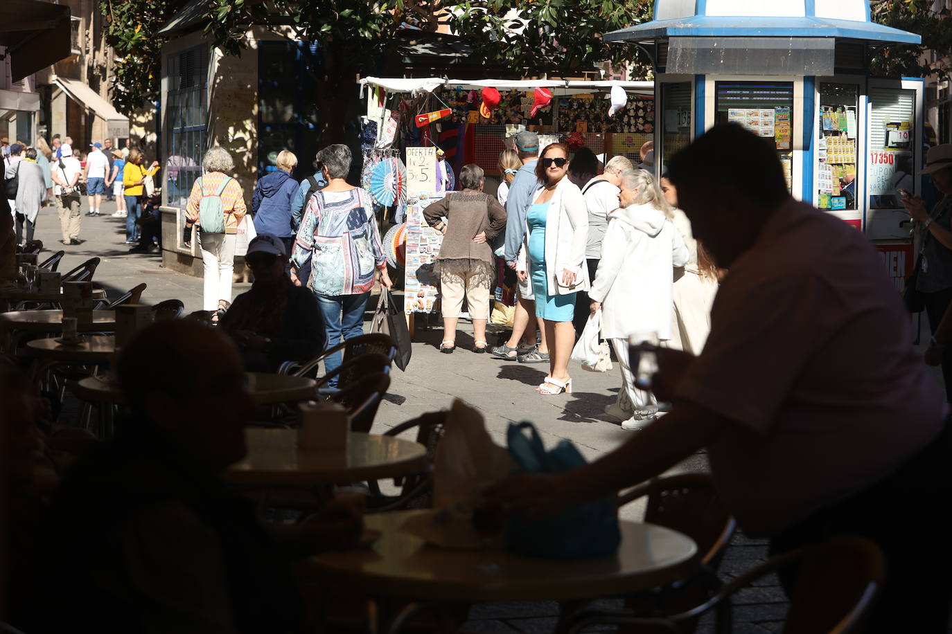 Fotos: Más de 8.000 cruceristas en Cádiz este jueves