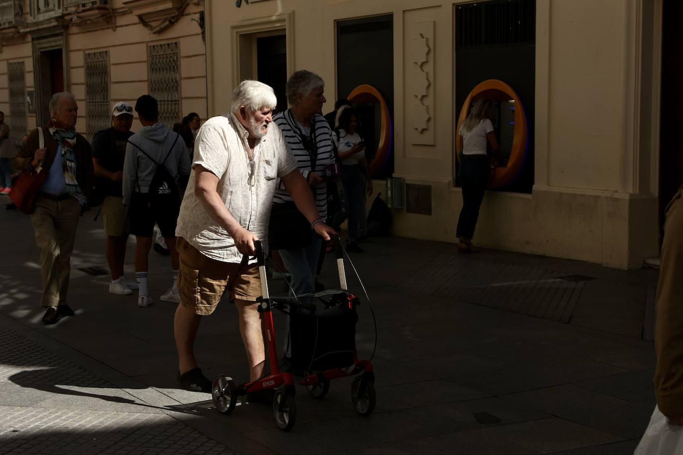 Fotos: Más de 8.000 cruceristas en Cádiz este jueves