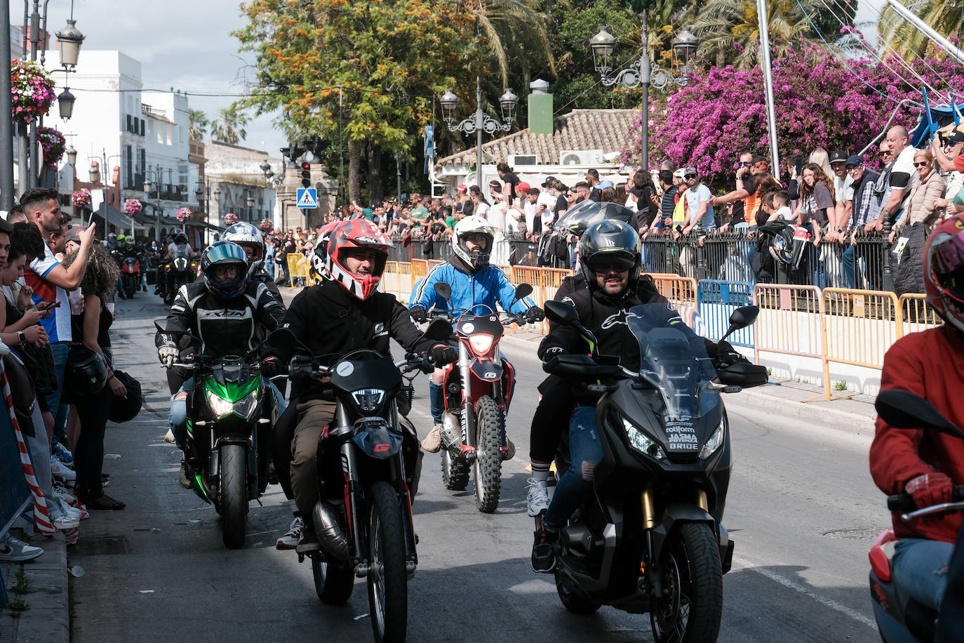 FOTOS: Regresa la fiebre motera a El Puerto