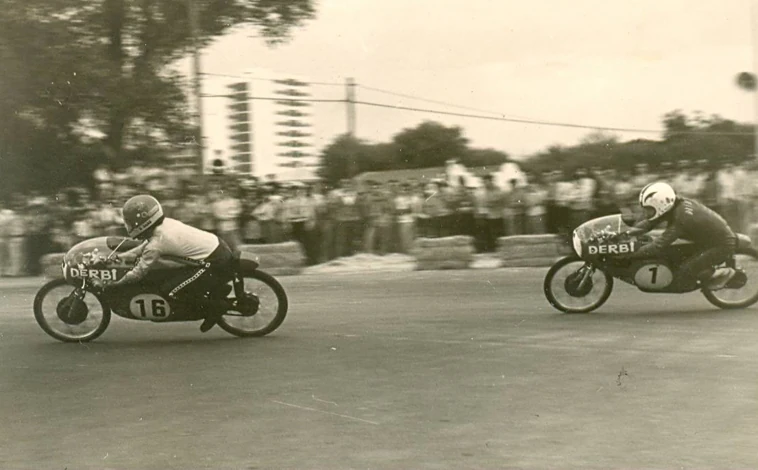 Imagen principal - Cuando las calles de Jerez fueron un circuito de carreras de motos