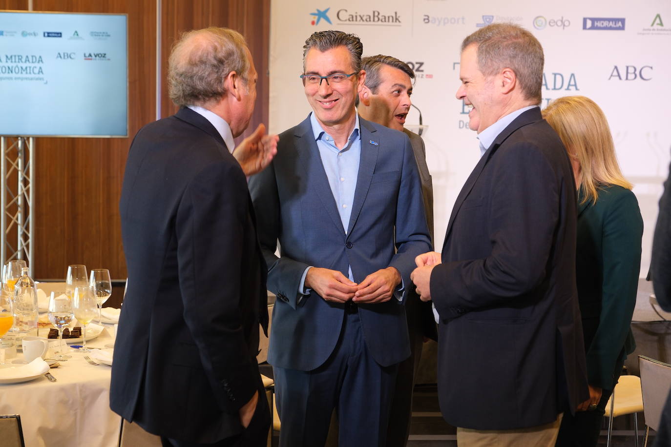 Personalidades de la vida social y política de la provincia de Cádiz asisten a la Mirada Económica con Joaquín Segovia, director territorial Sur de Telefónica