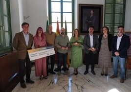 La entrega del premio se ha llevado a cabo este jueves en el Ayuntamiento portuense