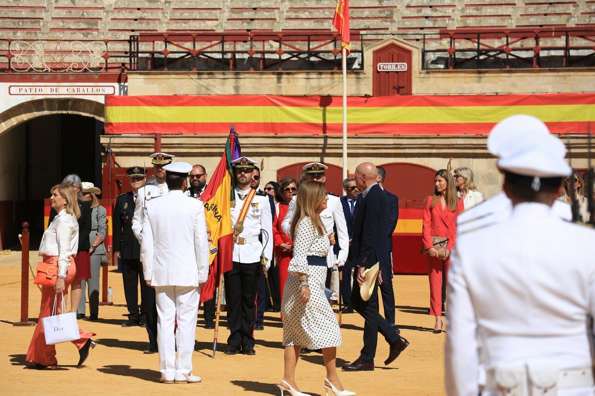 Fotos: Jura de bandera civil en la Plaza de Toros de El Puerto