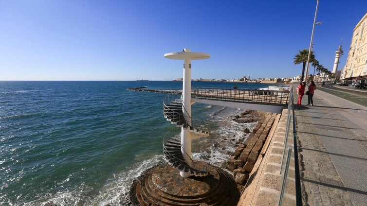 La Junta tendrá que pagar la obra de reparación del colector de la playa Santa María del Mar de Cádiz