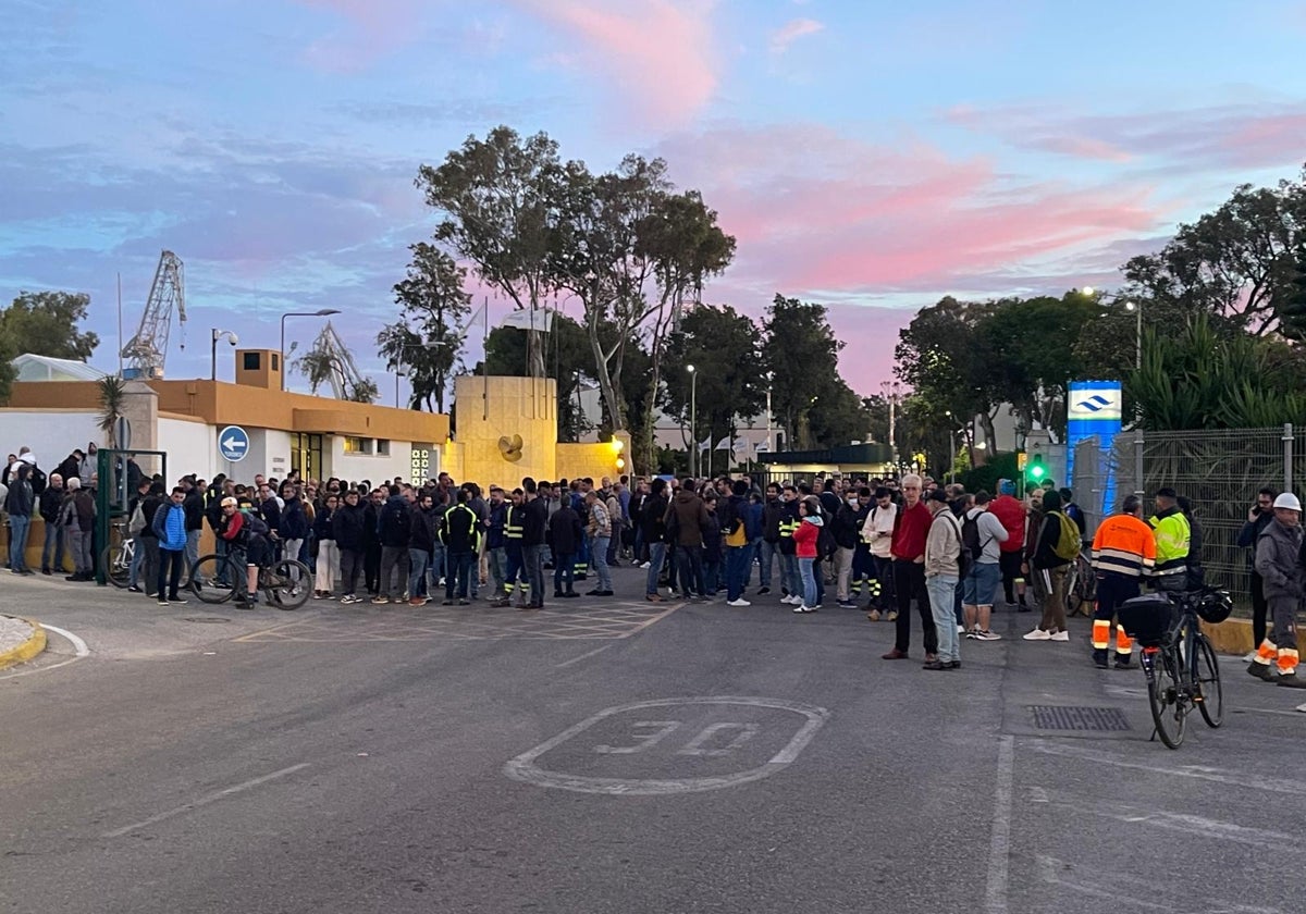 Imagen del paro de esta mañana en Navantia San Fernando