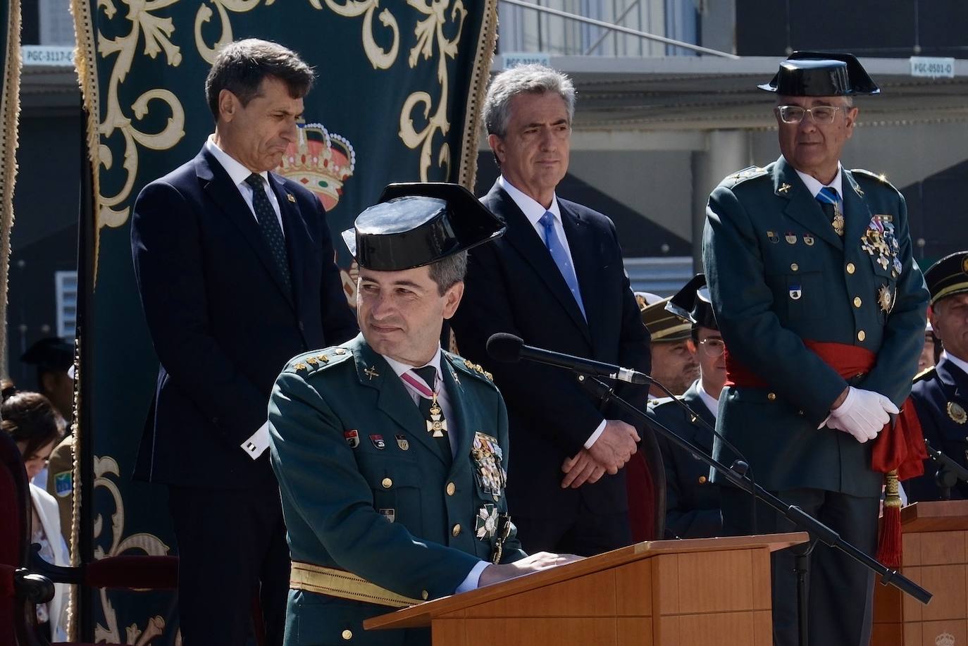 Fotos: Así ha sido la toma de posesión del nuevo jefe de la Comandancia, el coronel Luis Martín Velasco