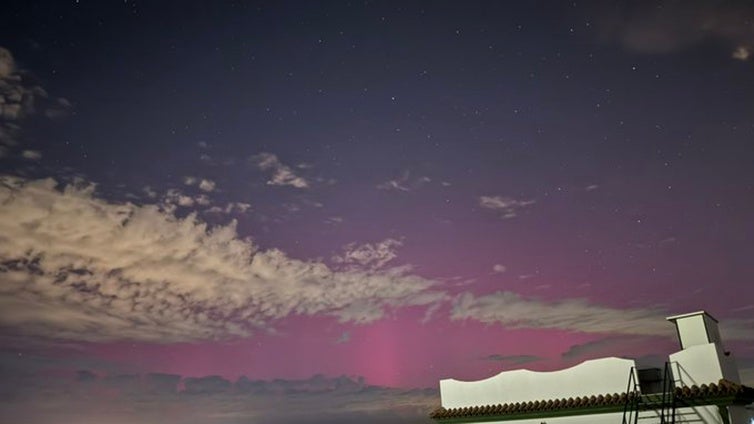 La aurora boreal sorprende a Cádiz