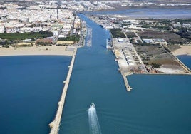 El espigón más largo de Cádiz: casi dos kilómetros de longitud y un sitio perfecto para pescar