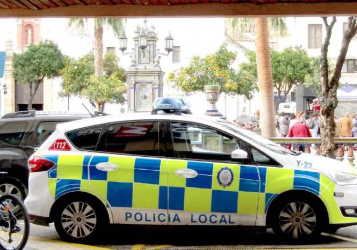 Detienen a un menor tras colarse con su moto en una comunión mientras huía de la Policía de Algeciras.