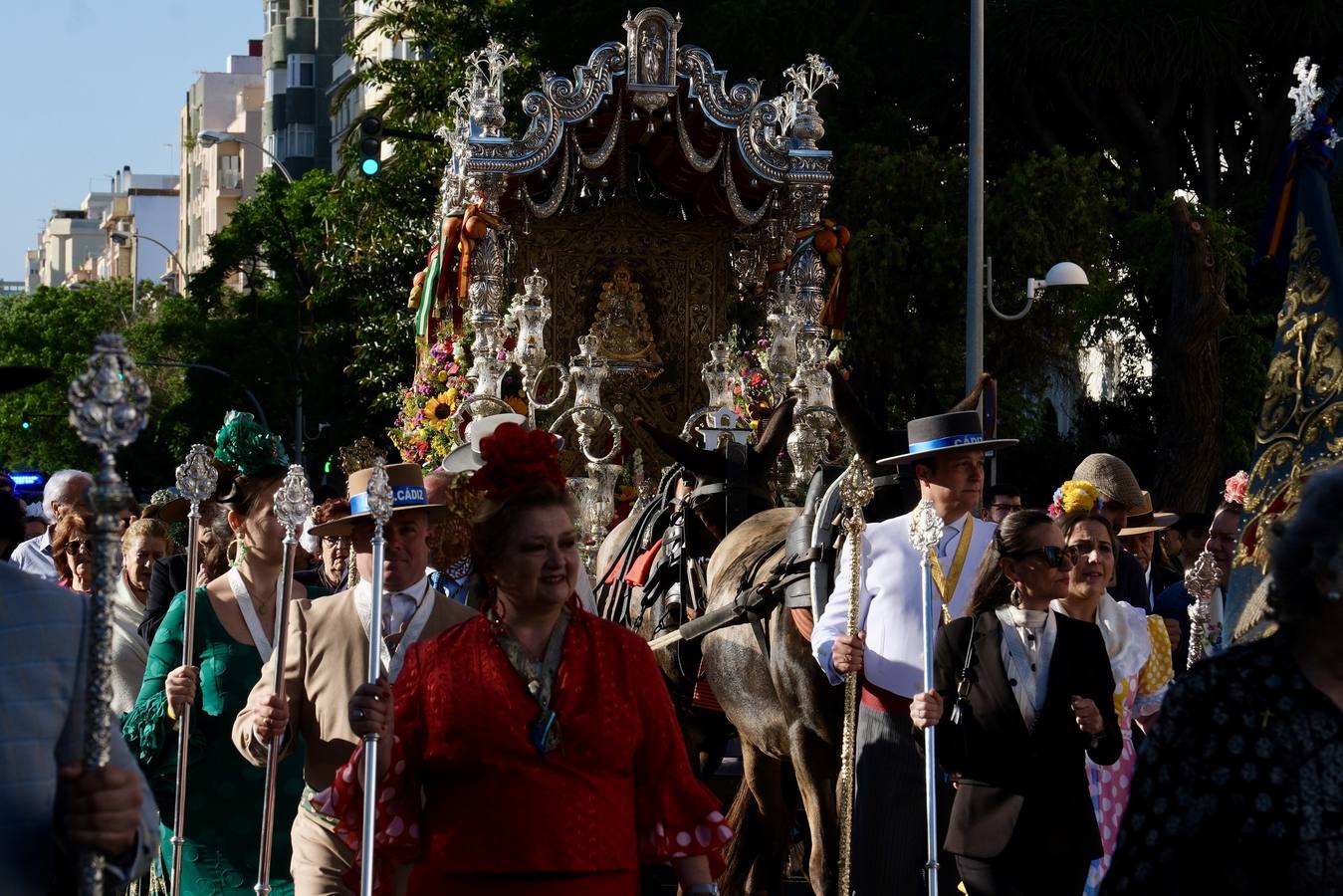 Fotos: La hermandad del Rocío de Cádiz recorre la ciudad antes de salir hacia Almonte