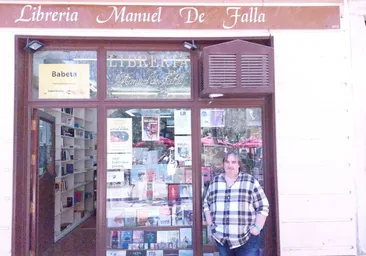 La histórica librería Manuel de Falla cambia de propietario