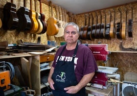 Rafael Romero, el único maestro luthier de San Fernando