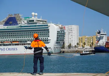 Más de 130 cruceristas se quedan sin desembarcar en Cádiz por un episodio de gastroenteritis