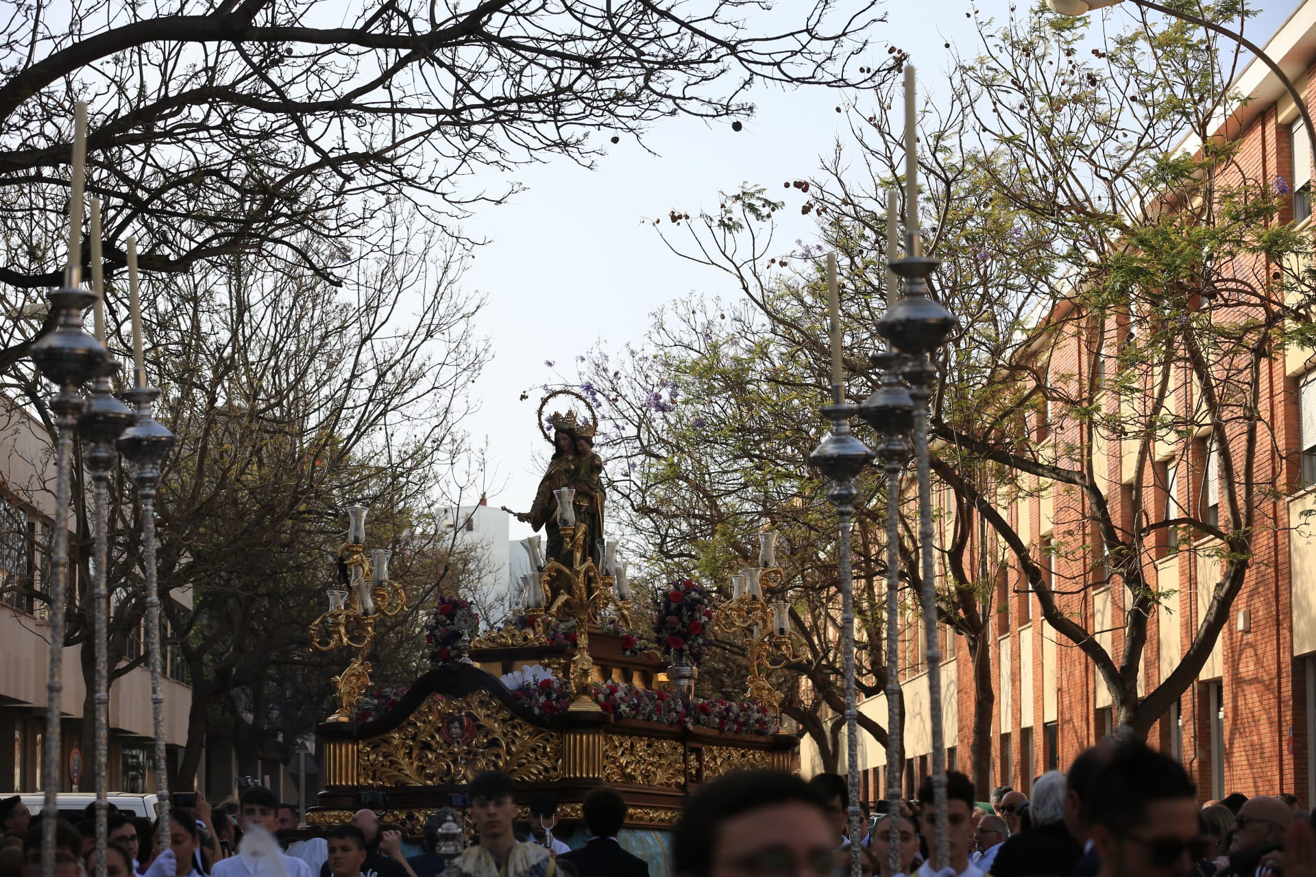Fotos: Salesianos arropa a su patrona, María Auxiliadora