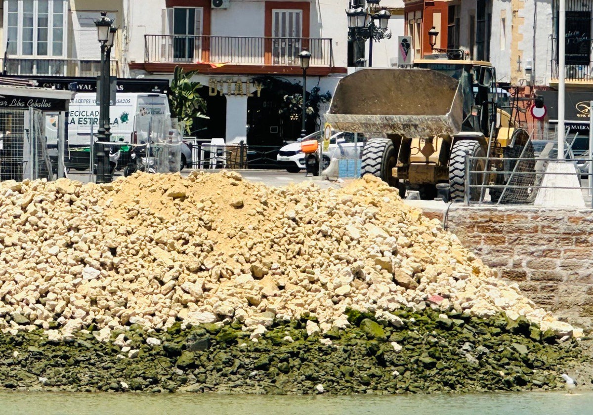 Se retoman las obras de construcción de la nueva pasarela peatonal sobre el Guadalete