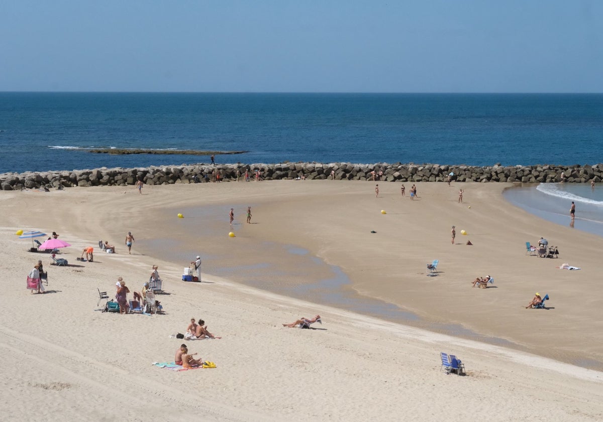 Desalojan la playa de Santa María del Mar por el hallazgo de un artefacto explosivo