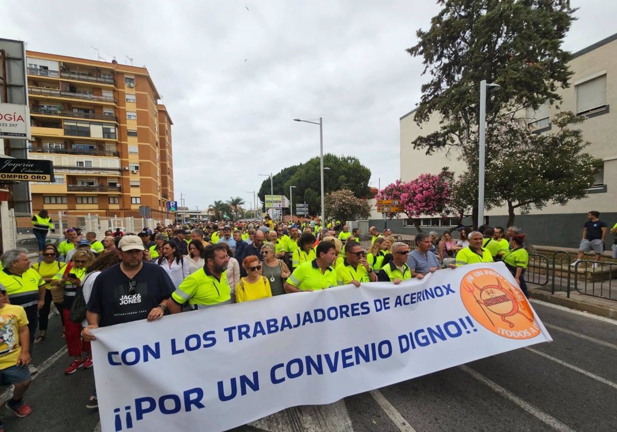 La plantilla de Acerinox pide a la dirección que «recapacite» y negocie