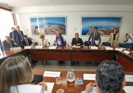 Albares pide «tranquilidad» porque las negociaciones sobre Gibraltar «no se han parado»