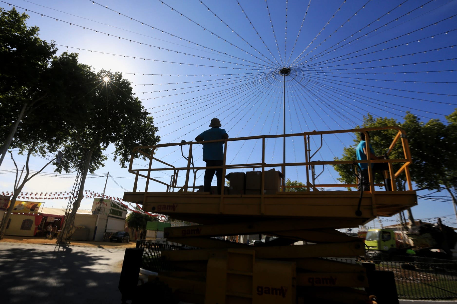 Fotos: El Puerto ultima los preparativos para su Feria