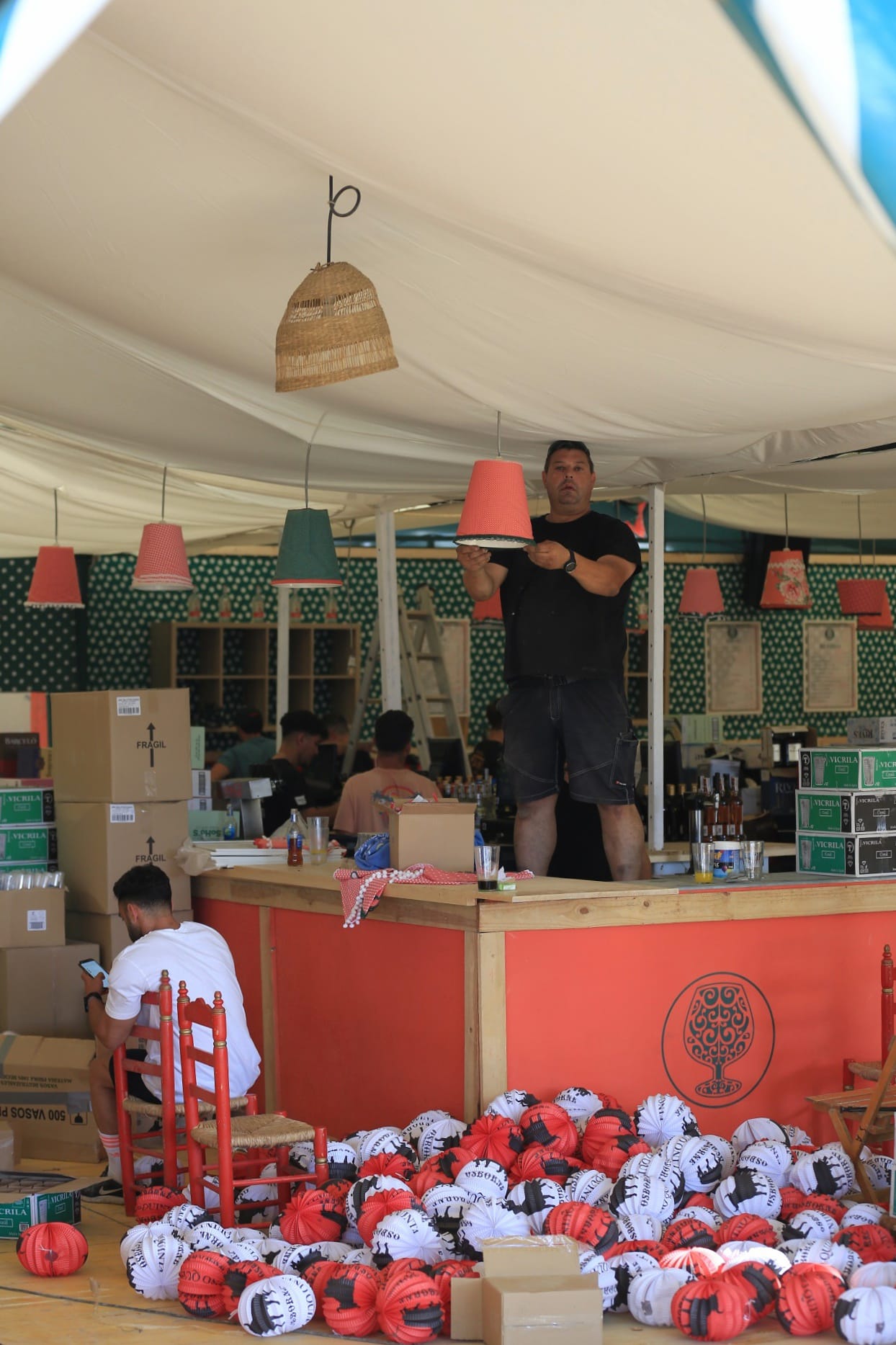 Fotos: El Puerto ultima los preparativos para su Feria