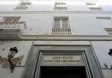 Almudena Martínez: «El edificio del IES Rosario hay que ponerlo al uso de la ciudad de Cádiz, y albergar la Escuela de Hostelería sería una opción»