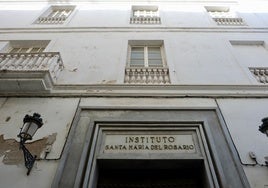 Almudena Martínez:  «El edificio del IES Rosario hay que ponerlo al uso de la ciudad de Cádiz, y albergar la Escuela de Hostelería sería una opción»