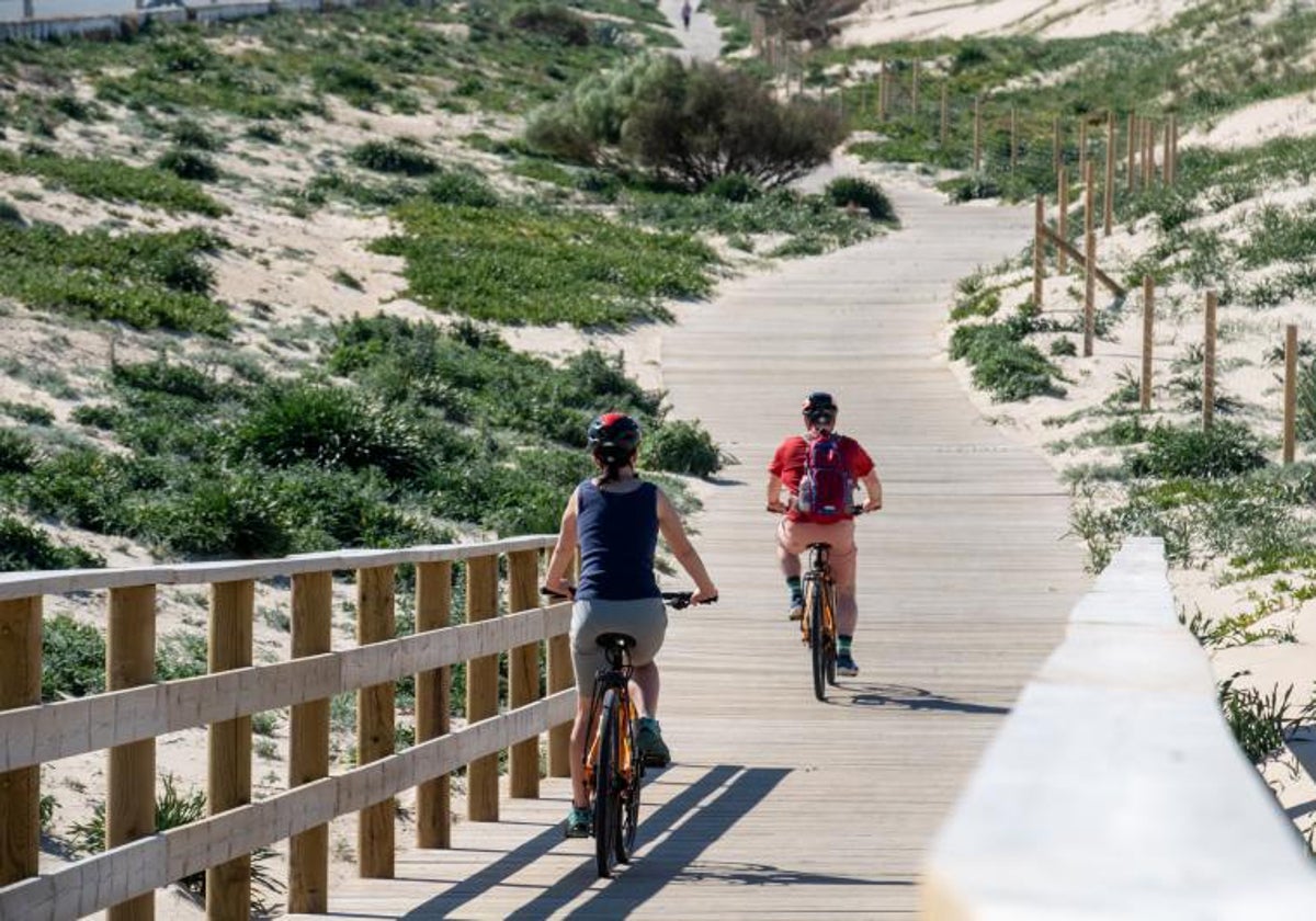 La Junta subraya que el Eurovelo convierte a Cádiz en «referente» del cicloturismo