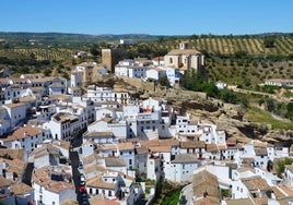 Una calle de un pueblo de Cádiz, destacada como una de las 30 más bonitas del mundo