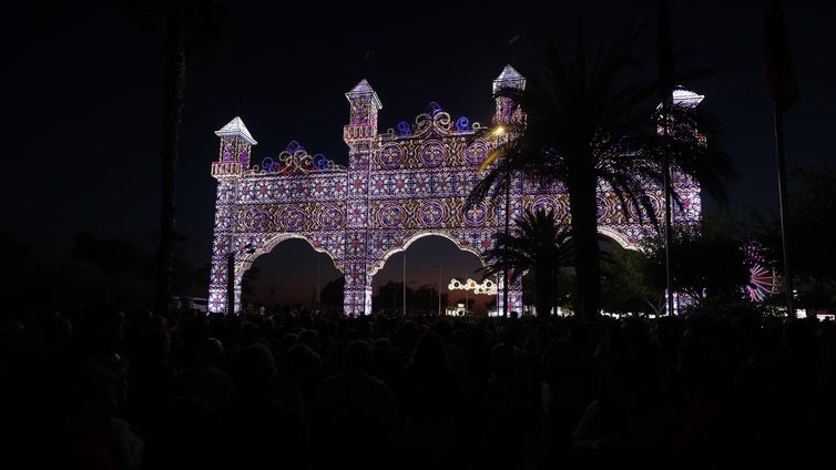 Chiclana brilla con el alumbrado de su Feria