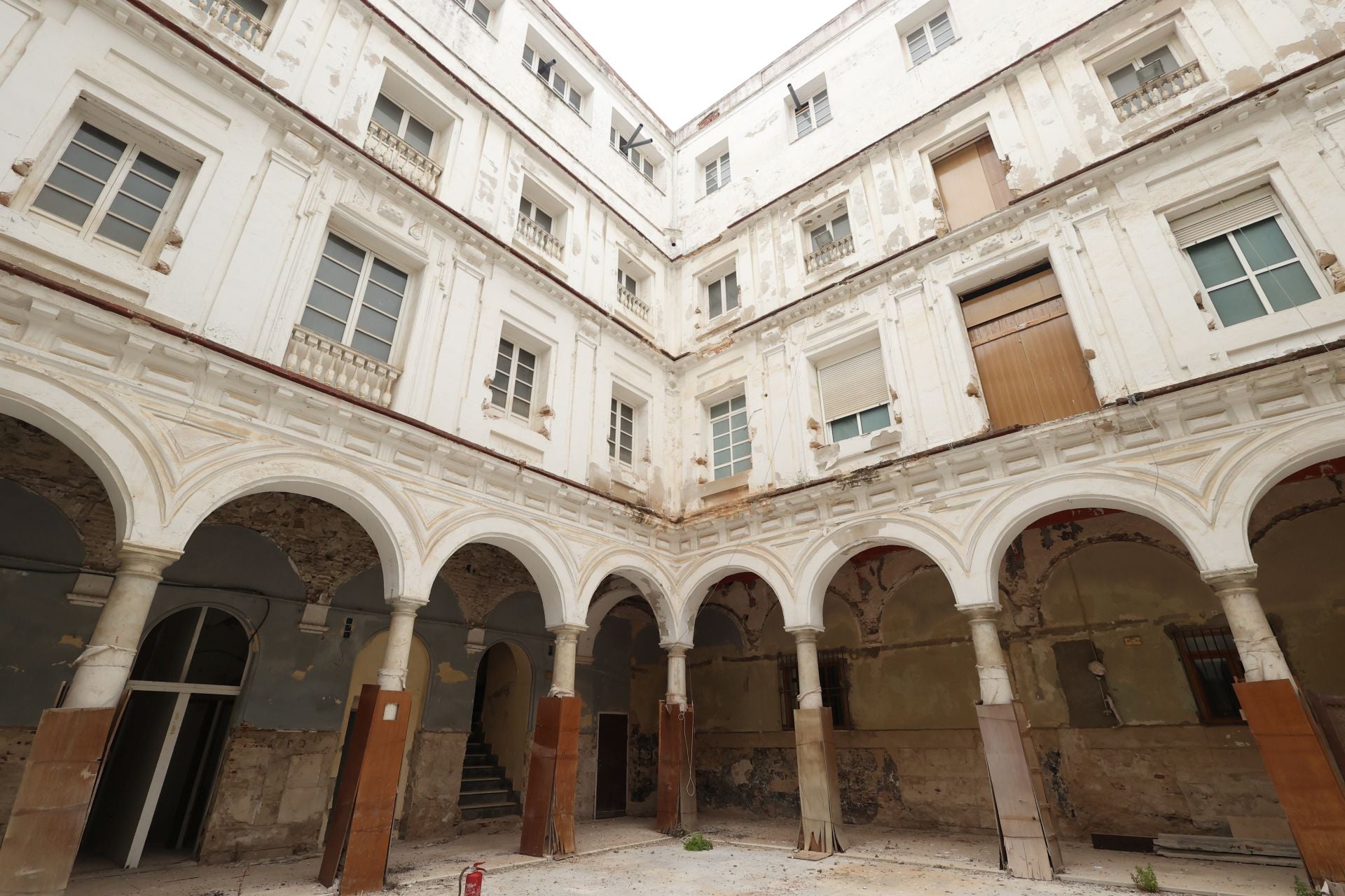 El IES Rosario de Cádiz se convertirá en la escuela de hostelería: este es su estado