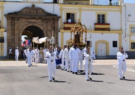 La Armada cumple con el voto de la bendición del mar que se realiza desde el terremoto de Lisboa