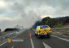 Restablecido el tráfico tras un incendio urbano en Algeciras