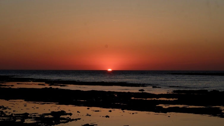 El atardecer de La Caleta, un plan gratis que no te puedes perder