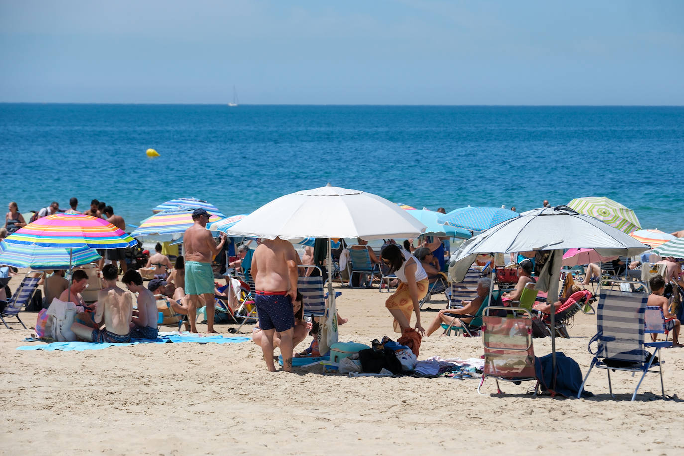 Fotos: Cádiz disfruta de su primer fin de semana de verano