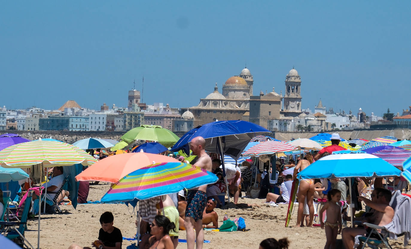 Fotos: Cádiz disfruta de su primer fin de semana de verano