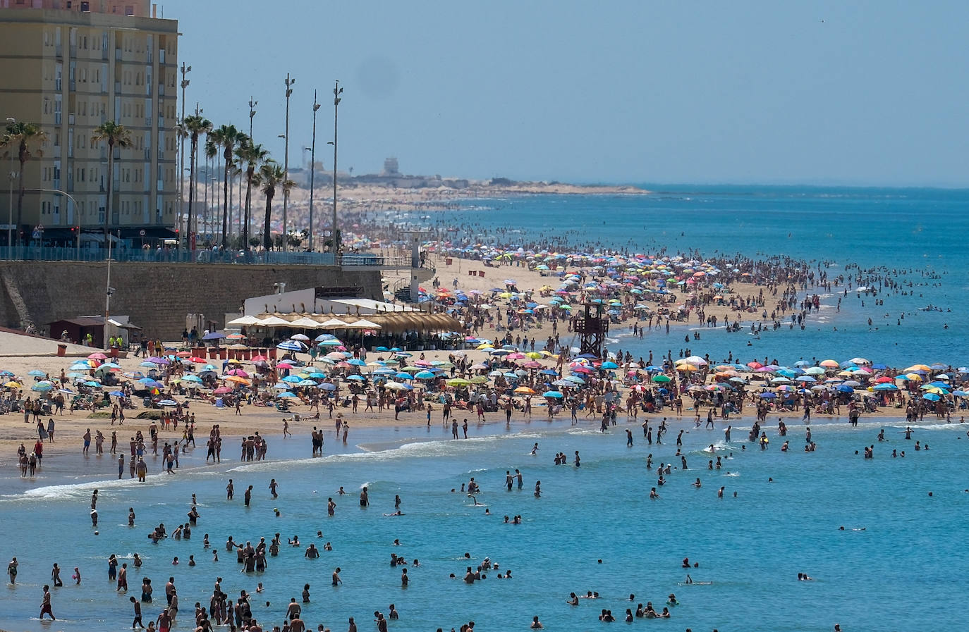 Fotos: Cádiz disfruta de su primer fin de semana de verano