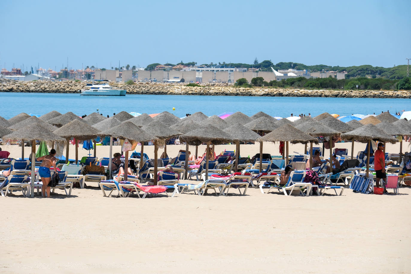 Fotos: Cádiz disfruta de su primer fin de semana de verano