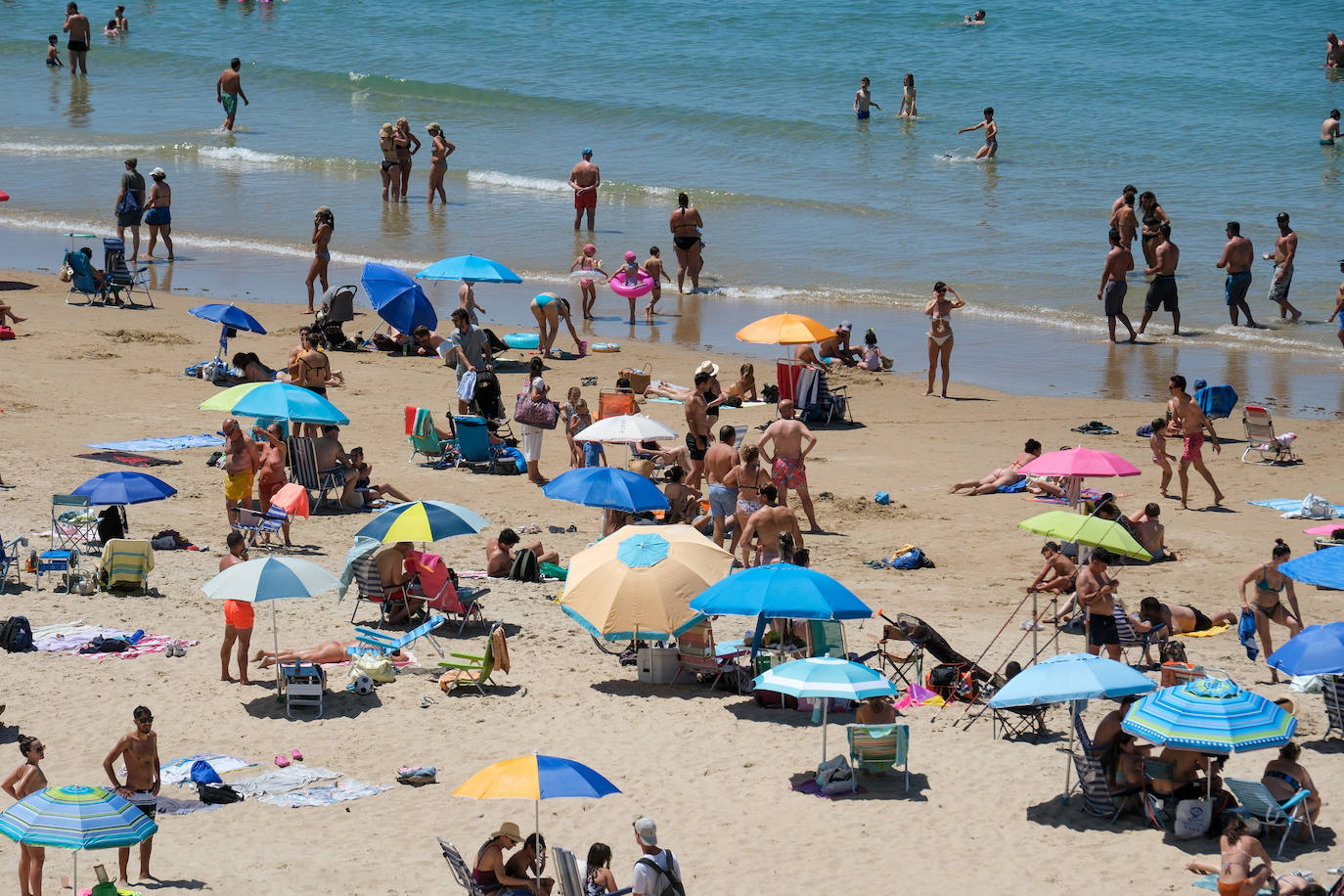 Fotos: Cádiz disfruta de su primer fin de semana de verano