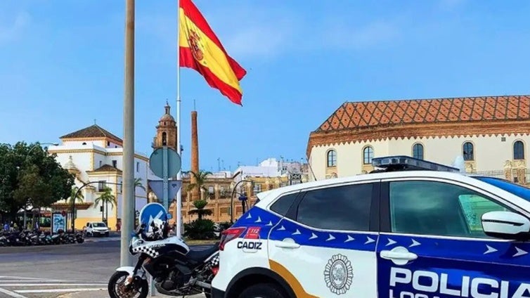 Detenido en la playa de Cádiz por orden de búsqueda y detención por supuesto delito de violencia de género