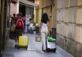 Un verano en Cádiz con menos turistas pese a los buenos números de junio