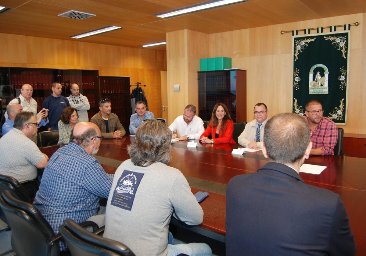 Imagen de archivo. Firma en noviembre de 2022 del convenio del metal de Cádiz