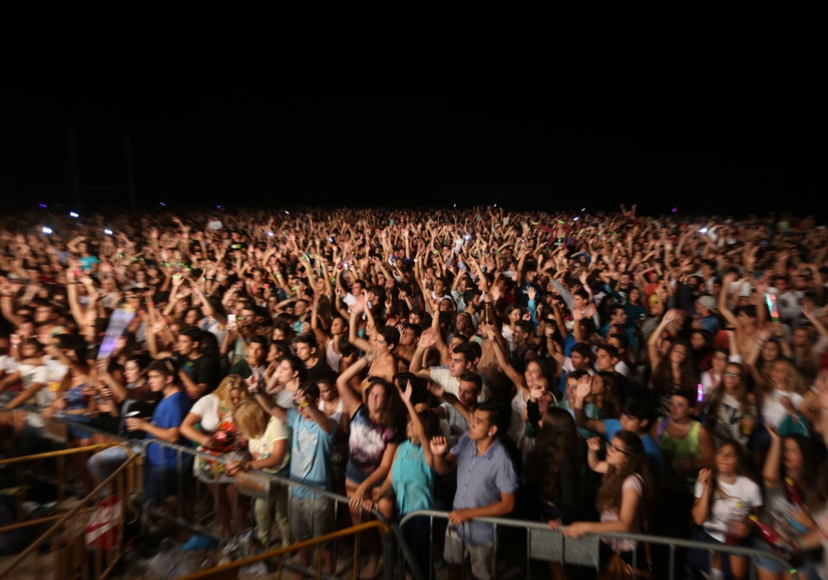 Concierto en la playa Victoria de Cádiz de hace unos años