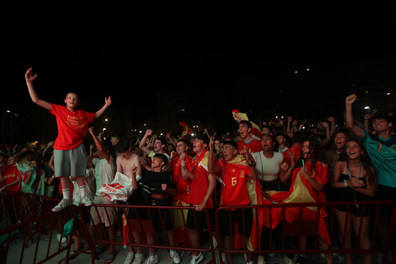 Fotos: Cádiz y La Roja, un solo corazón en la final de la Eurocopa 2024