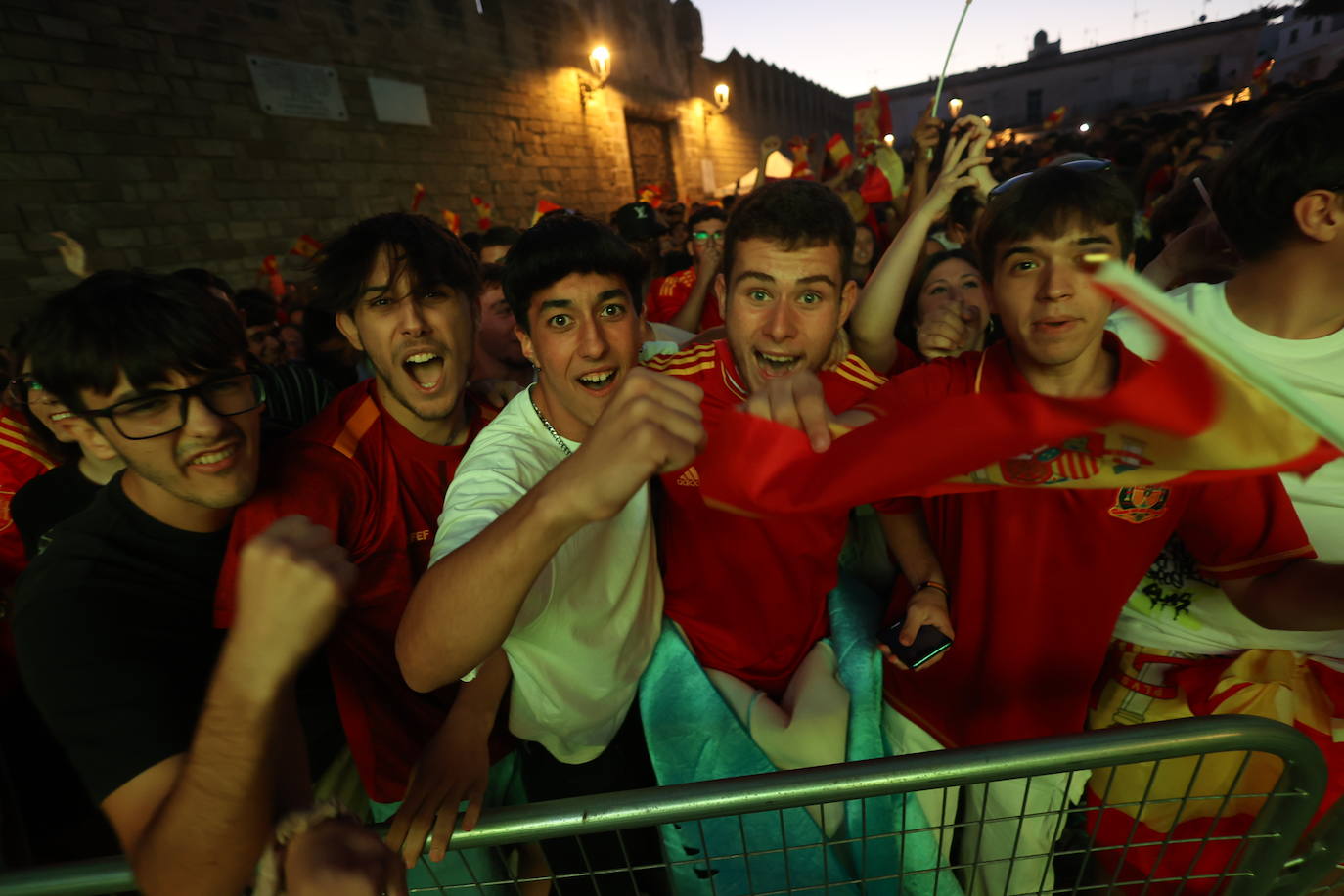 FOTOS: Los aficionados portuense se emocionan con el partido de España en la Eurocopa