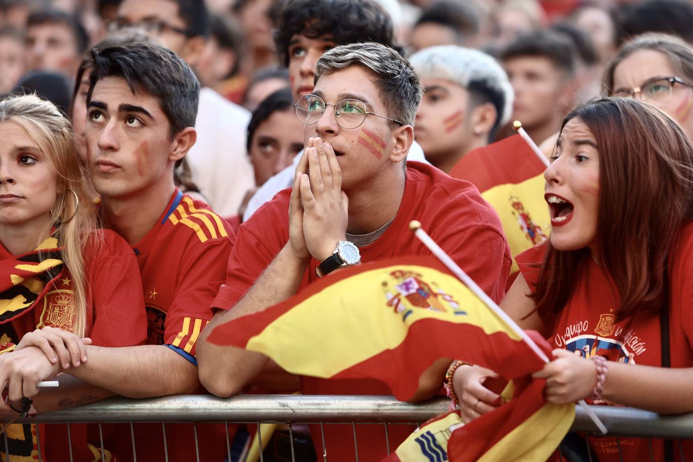 FOTOS: Los aficionados portuense se emocionan con el partido de España en la Eurocopa