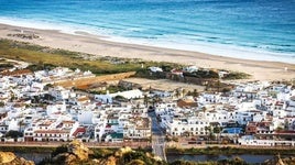 A la venta uno de los chalets más impresionantes de la costa de Cádiz: este es su precio