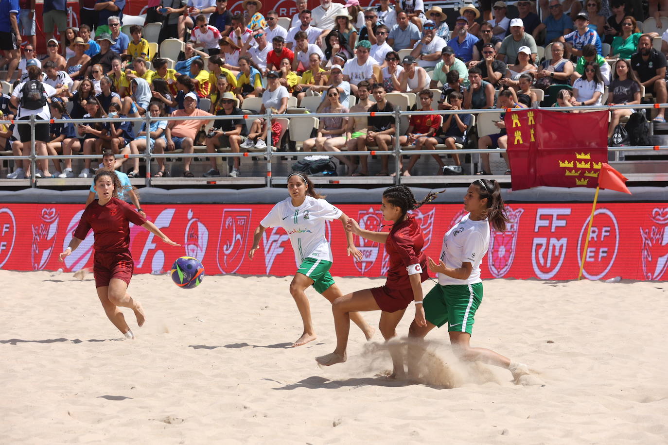 Fotos: El mejor fútbol playa se da cita en el Cádiz Arena