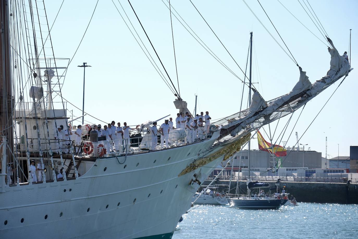 Fotos: Así ha sido la llegada de Elcano a Cádiz