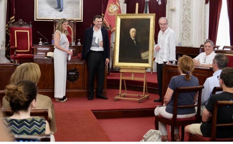 Imagen principal - Cádiz rinde un nuevo homenaje a Eduardo Benot con la restauración de un retrato del ilustre gaditano